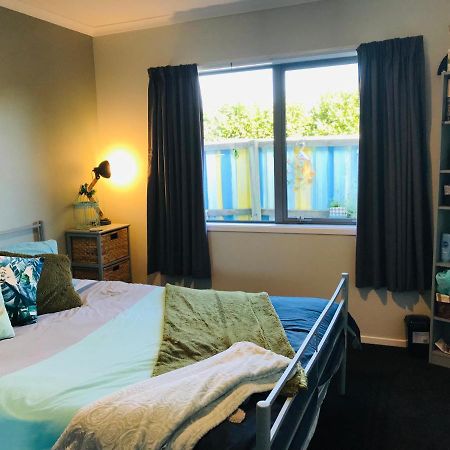 A Little Bit Beachy Modern Guest Room And Private Toilet Christchurch Kültér fotó
