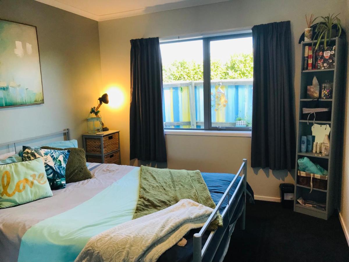 A Little Bit Beachy Modern Guest Room And Private Toilet Christchurch Kültér fotó