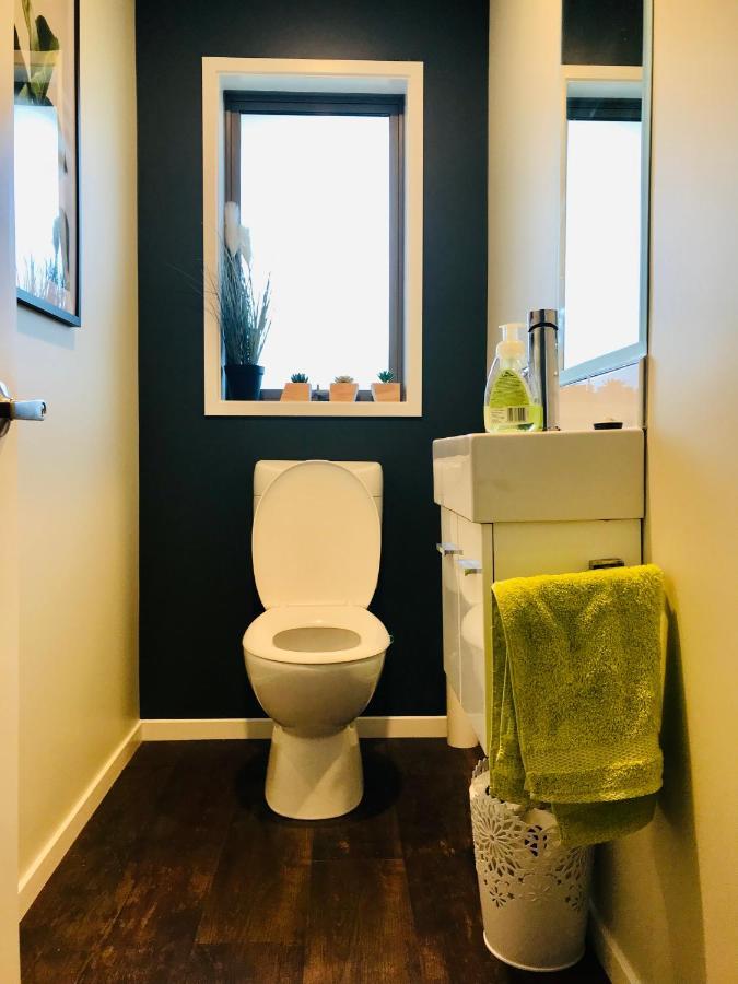 A Little Bit Beachy Modern Guest Room And Private Toilet Christchurch Kültér fotó